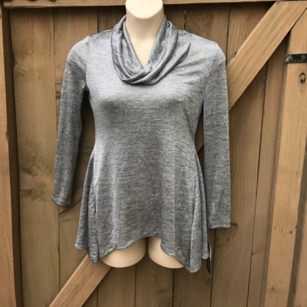 NWT Focus 2000 size S silver top